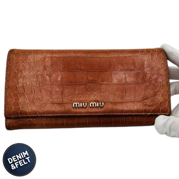 MIU MIU Vintage Camel Brown Leather Crocodile Embossed Clasp Long Wallet 🤎 - Picture 1 of 12